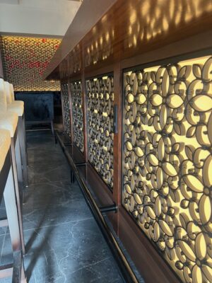 ラウンジガールズバー［LG］